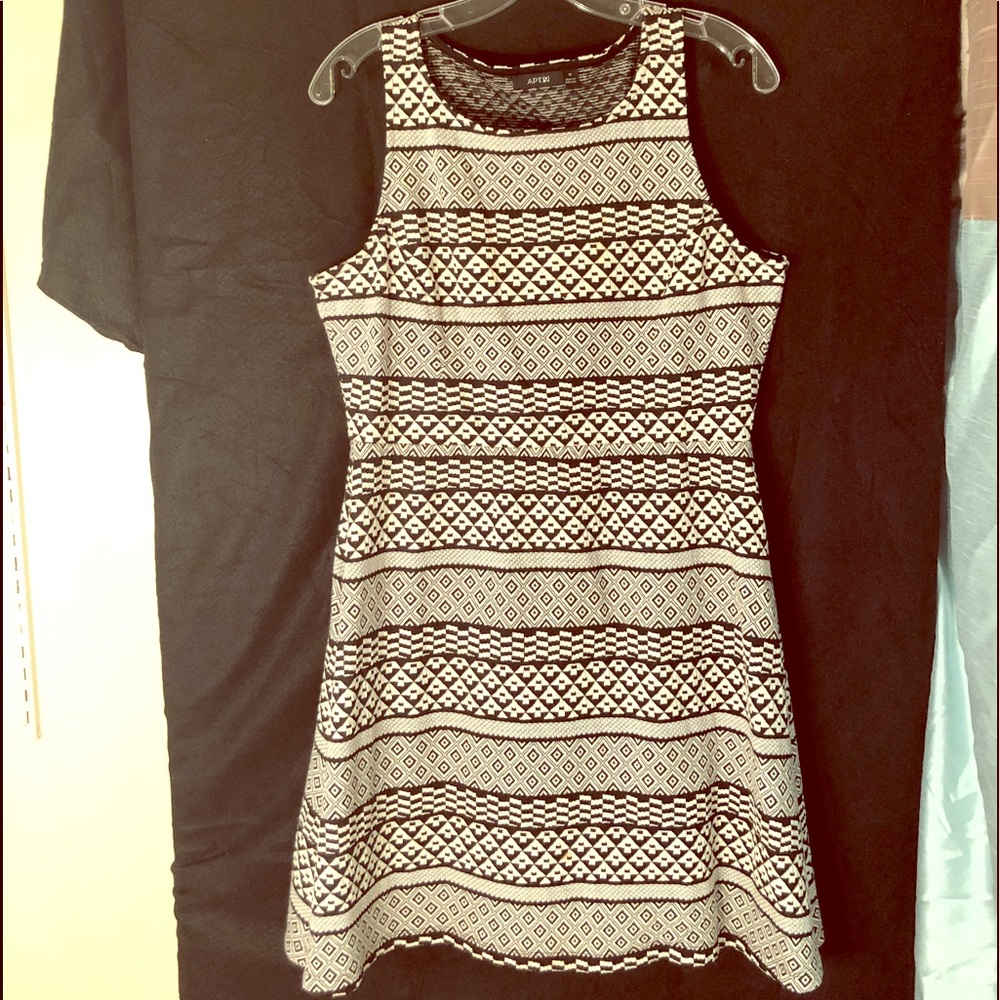 APT 9 Sleeveless Black/White Stretch Dress MEDIUM